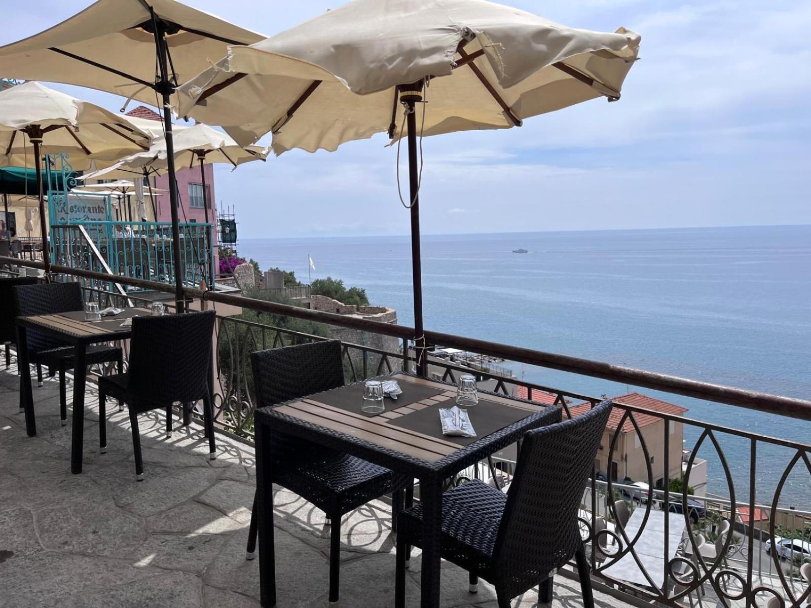 La Finestra Sul Borgo Bed & Breakfast แชร์โว ภายนอก รูปภาพ