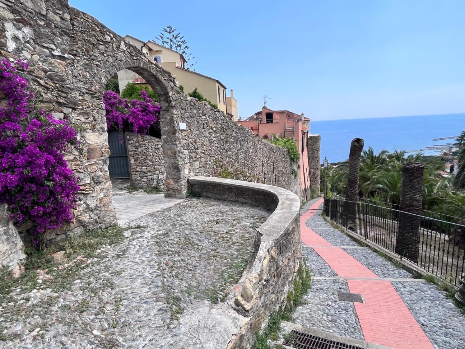La Finestra Sul Borgo Bed & Breakfast แชร์โว ภายนอก รูปภาพ